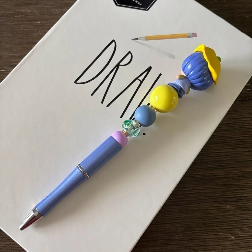Strawberry Shortcake: Almond Tea handmade beaded pen